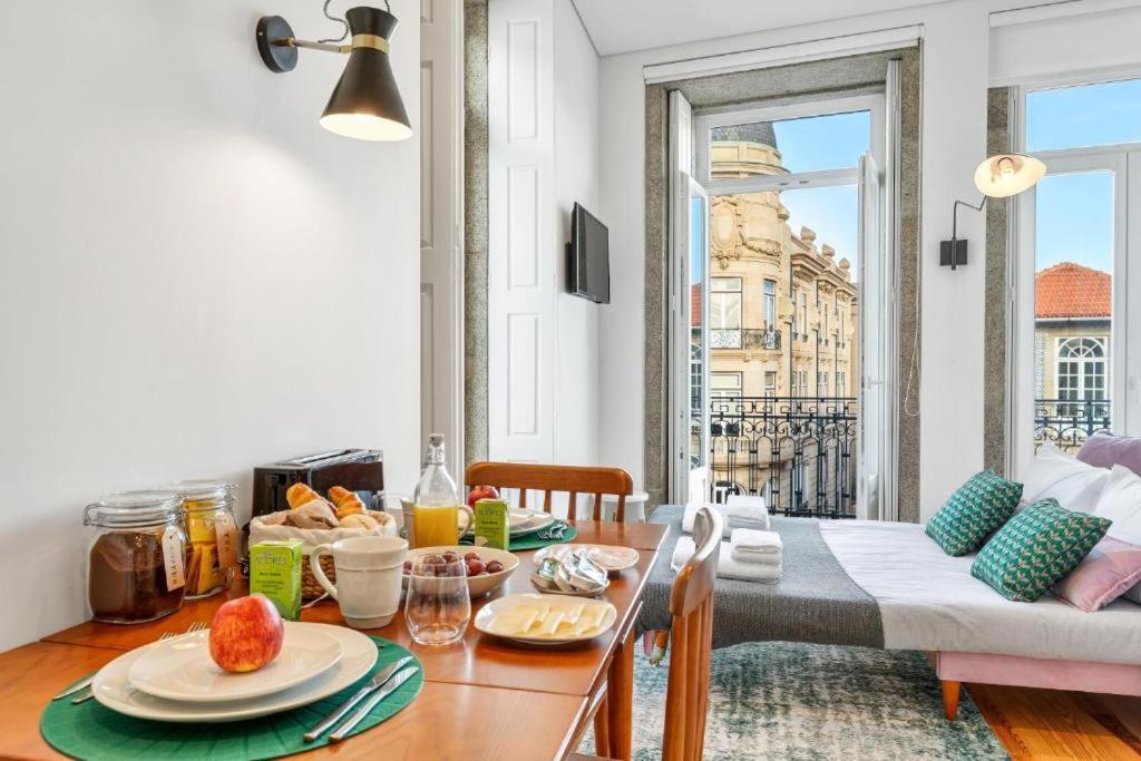 Host Wise - Lovely Shinny Flats With Balcony - Clerigos Porto Kültér fotó