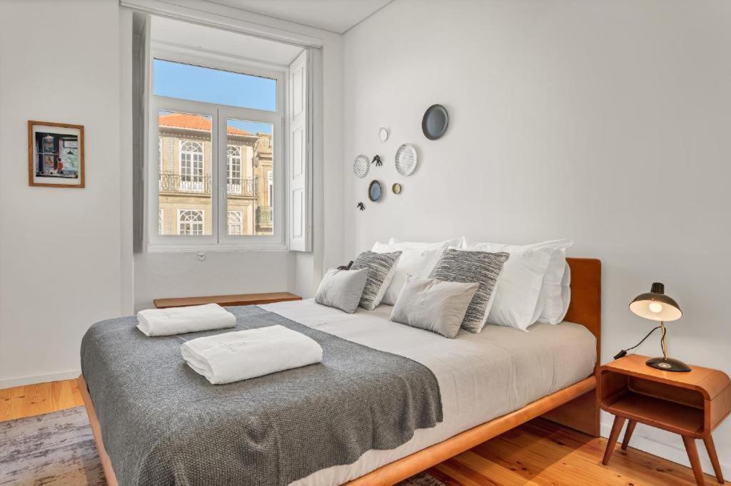 Host Wise - Lovely Shinny Flats With Balcony - Clerigos Porto Kültér fotó